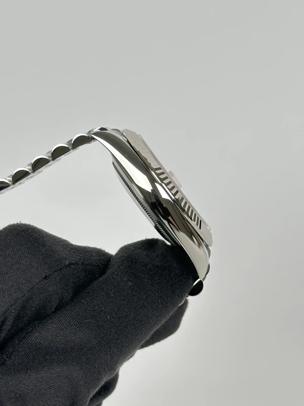 Rolex 41 mm, steel and white gold 126334-0004 3
