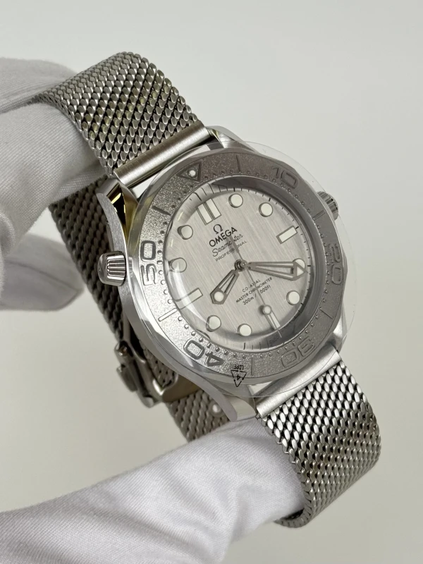 Omega DIVER 300M 210.30.42.20.06.002 2