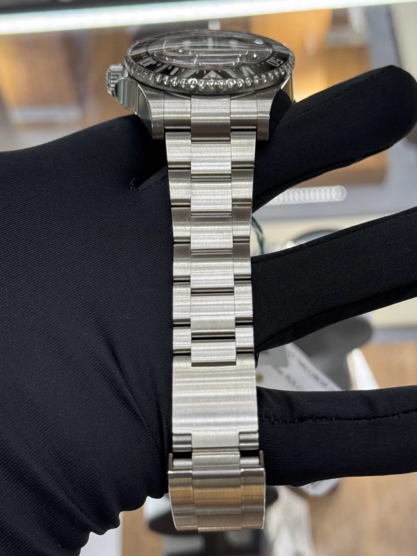 Rolex D -BLUE DIAL 126660-0002 6