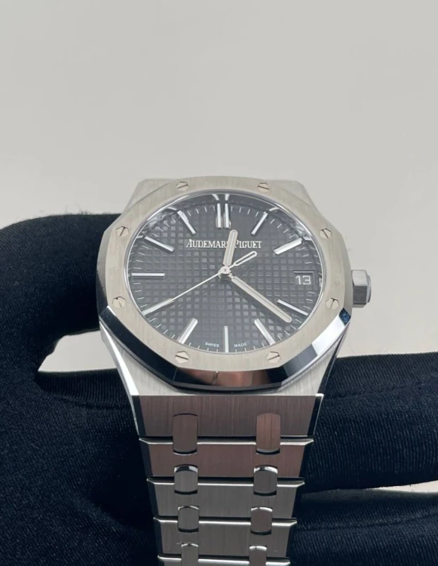 Audemars Piguet 15510ST.OO.1320ST.10 4