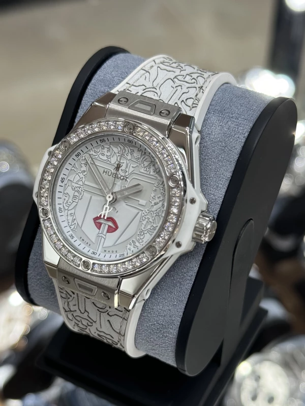 Hublot 465.SX.2020.VR.1204.LIP20 5