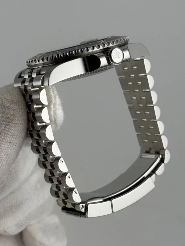 Rolex 126710GRNR-0003 6