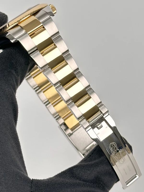 Rolex 41mm Steel and Yellow Gold  126333-0001 6