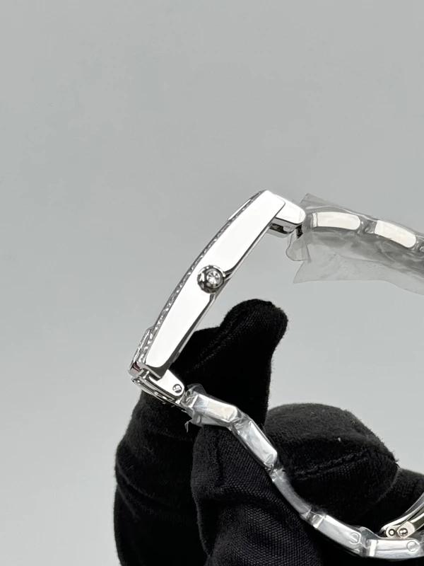 Harry Winston Classic Diamond Drops AVEQHM21WW281 5