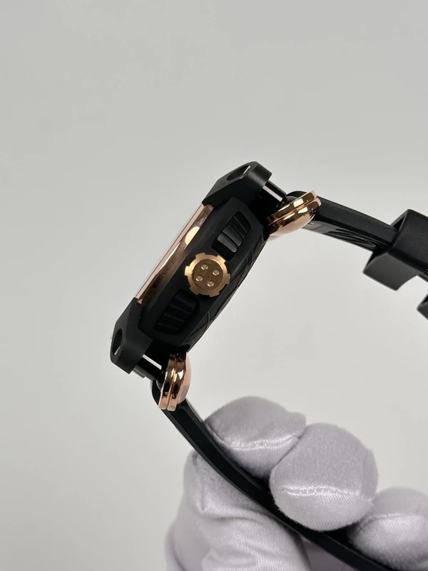 Romain Jerome Invader Chronograph RJ.M.CH.IN.004.02 6