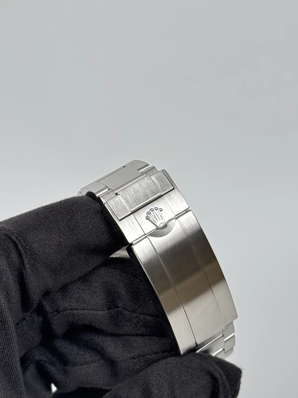 Rolex 4000 126600-0001 7