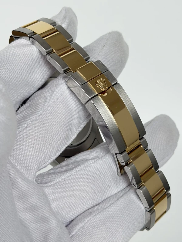 Rolex Cosmograph 40mm Steel and Yellow Gold  116503-0009 3