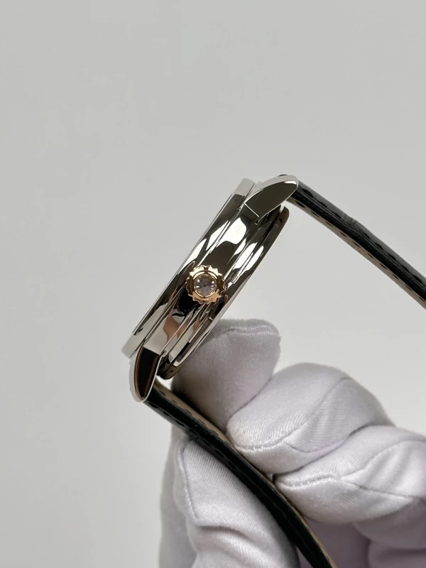 Corum SAPHIR 372.551.70 0001 0000 6