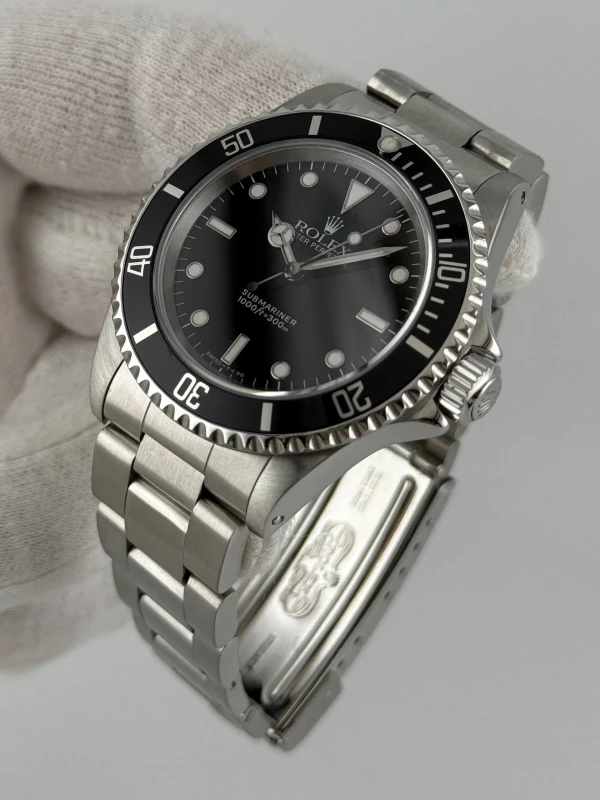 Rolex 40mm Steel  14060M 4