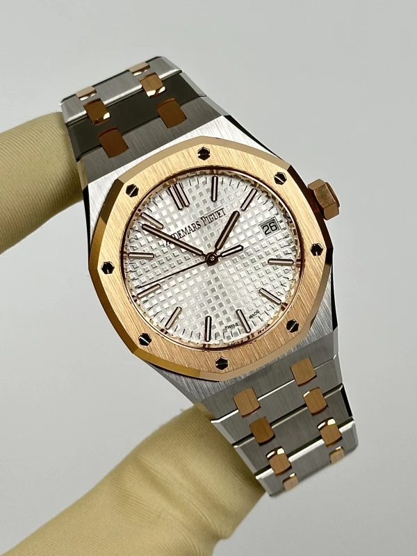 Audemars Piguet Royal Oak Selfwinding 37 mm 15550SR.OO.1356SR.02 2