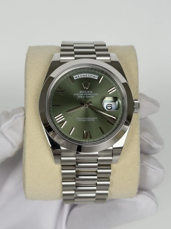 Rolex 40 MM, PLATINUM 228206-0027 2