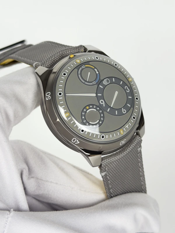 Ressence Type 5 L 3