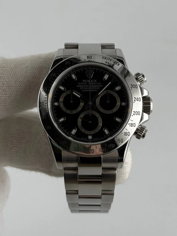 Rolex Cosmograph 40mm Steel 116520 2