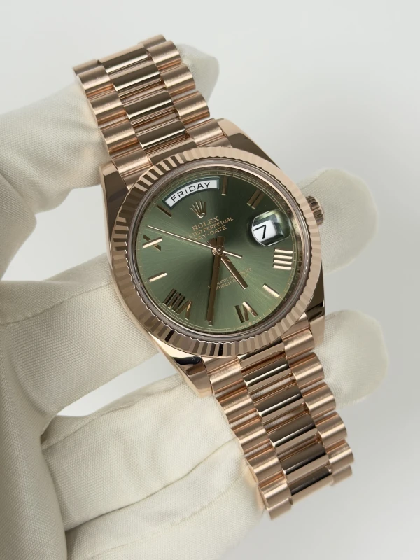 Rolex 40 mm Everose Gold 228235-0025 2