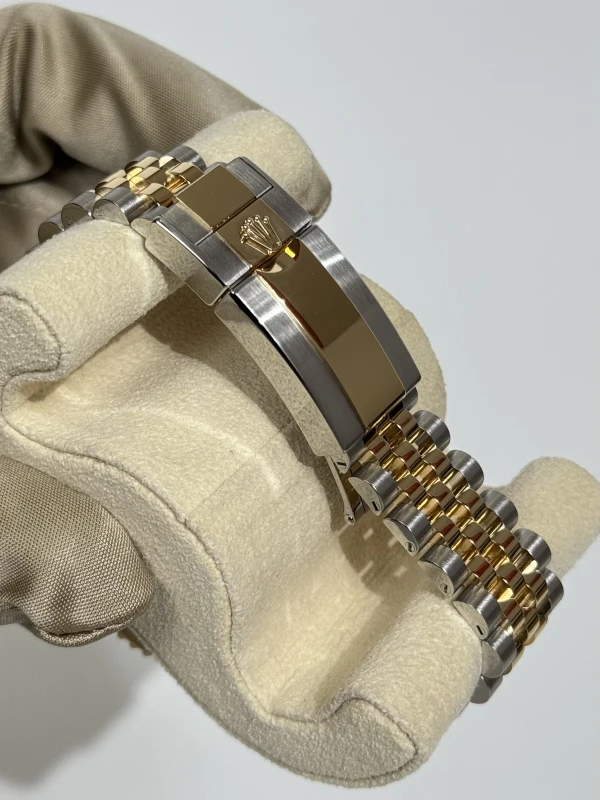 Rolex GMT Master II 40mm Steel and Yellow Gold 126713grnr-0001 4