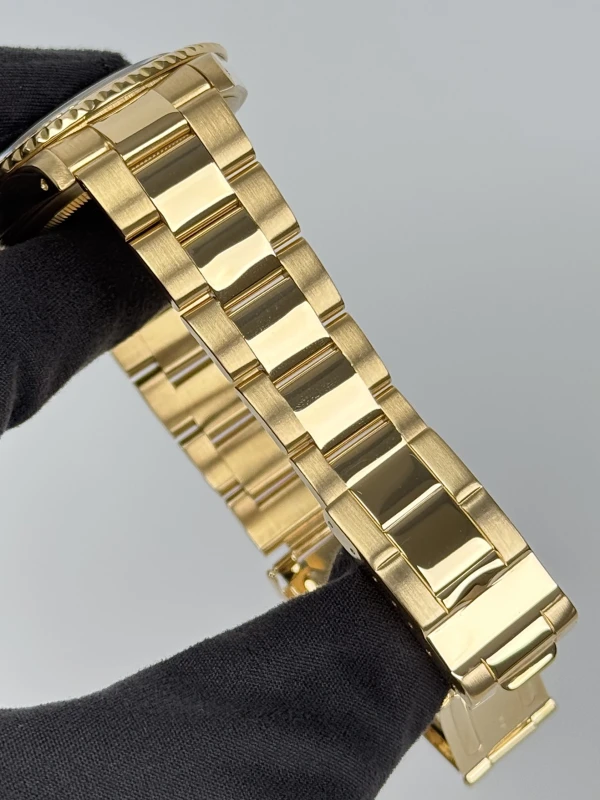 Rolex Yacht-Master 40mm Yellow Gold Blue 16628 5