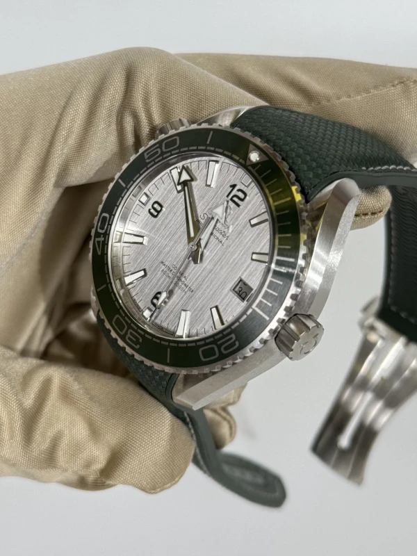 Omega Planet Ocean 600 m 215.32.44.21.06.001 4