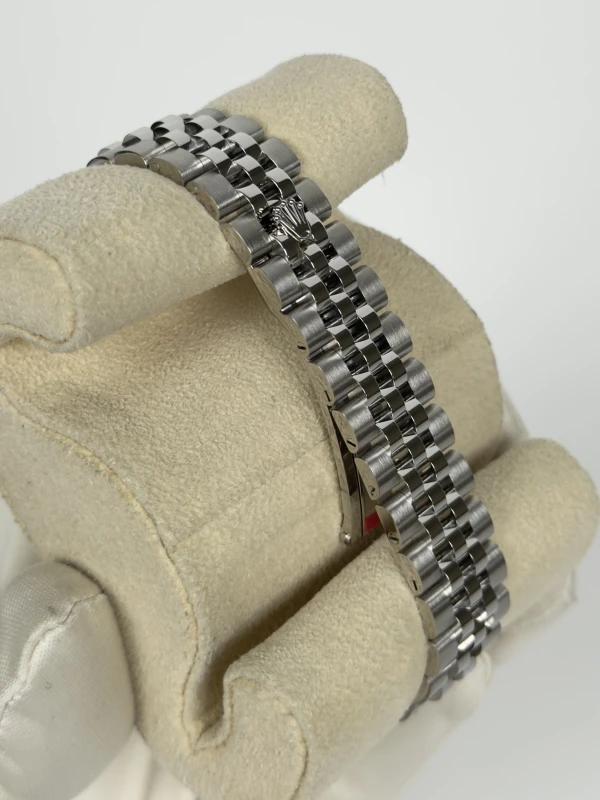 Rolex 28 mm Steel 279160-0001 4