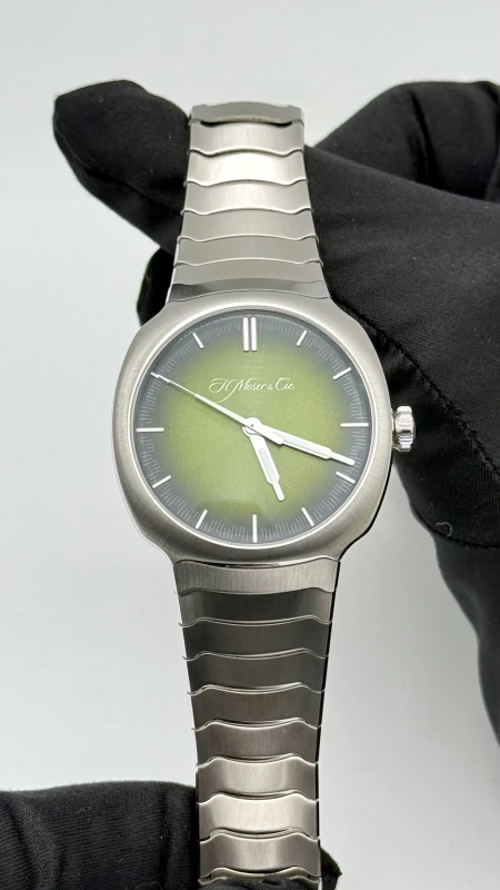 H. Moser & Cie Streamliner Centre Seconds Green 6200-1200 7