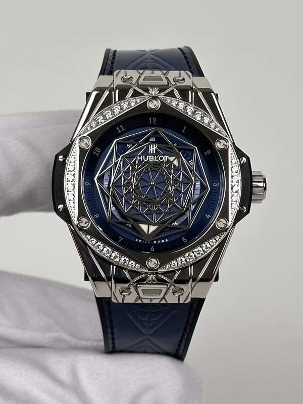 Hublot One Click Sang Bleu Steel White Diamonds 39 mm 465.SS.7179.VR.1204.MXM19 2