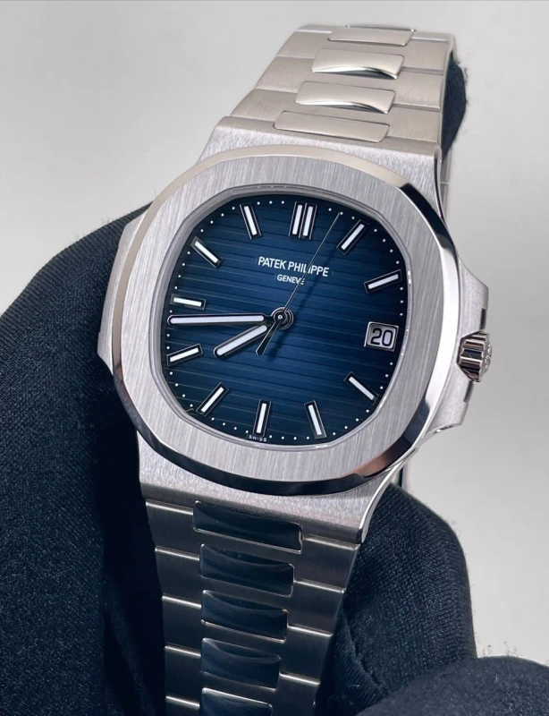Patek Philippe NAUTILUS 5811/1G-001 2