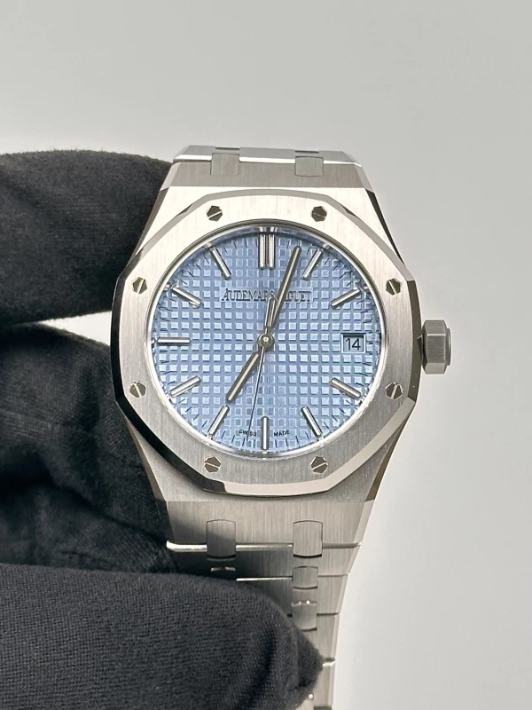 Audemars Piguet Royal Oak Selfwinding "50th Anniversary" 37 mm 15550ST.OO.1356ST.04 3