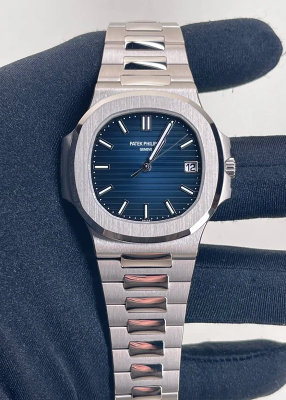 Patek Philippe NAUTILUS 5811/1G-001 5
