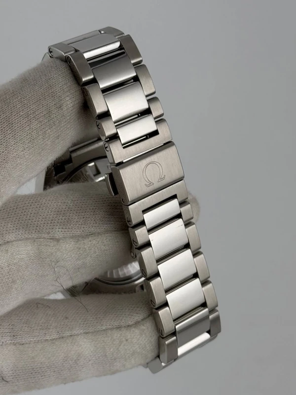 Omega Aqua Terra 150M Omega Co-Axial Annual Calendar 43 mm 231.10.43.22.01.002 7