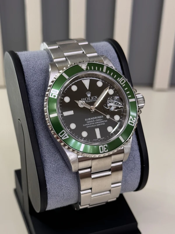 Rolex 16610LV 4