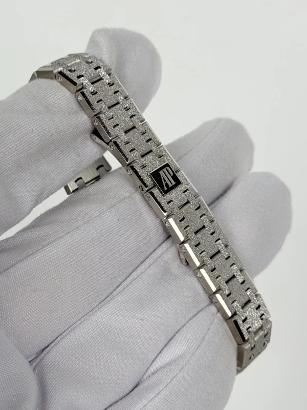 Audemars Piguet ROYAL OAK MINI FROSTED GOLD 67630BC.GG.1312BC.01-C 3