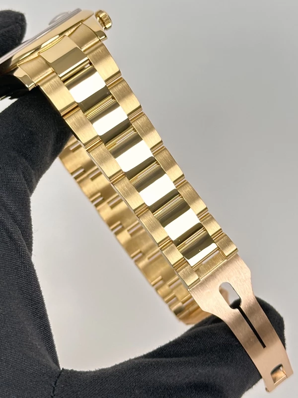 Rolex Rare Jubilee Champagne Dial 118208 6