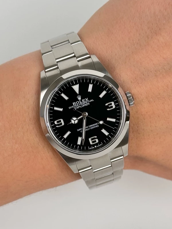 Rolex 36 mm Steel 124270-0001 7
