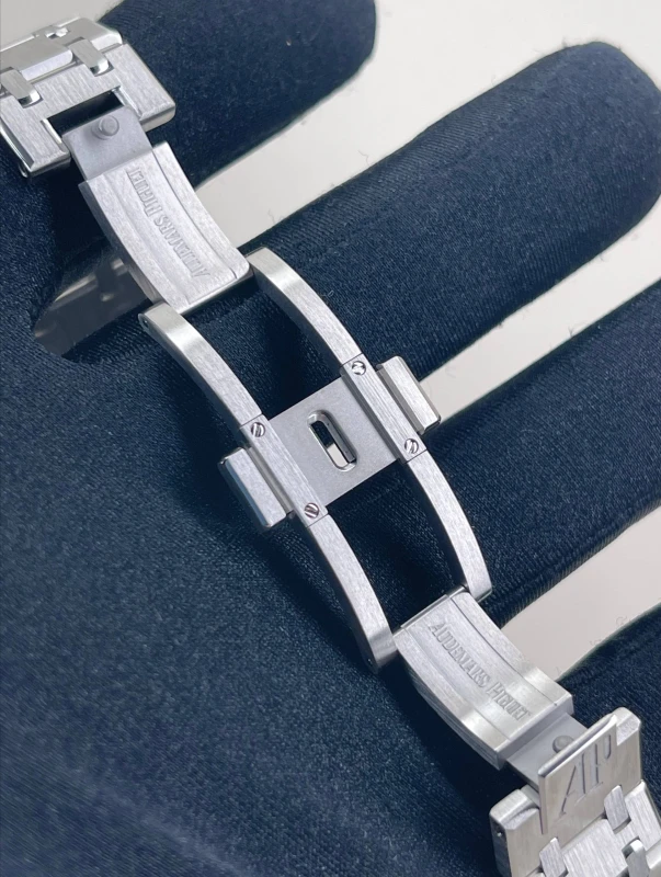 Audemars Piguet Royal Oak Selfwinding "50th Anniversary" 37 mm 15551ST.ZZ.1356ST.02 6