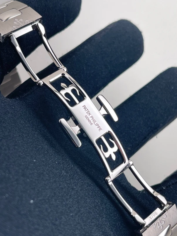 Patek Philippe 7128/1G-001 6