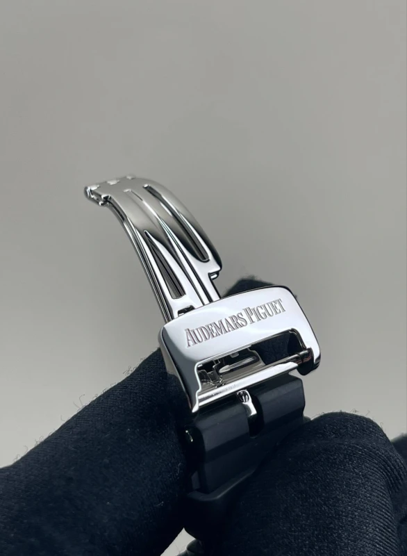 Audemars Piguet Leo Messi Limited Edition Chronograph 26325TS.OO.D005CR.01 7