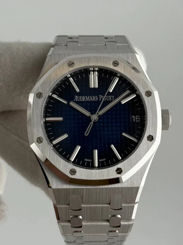 Audemars Piguet ROYAL OAK SELFWINDING 15510BC.OO.1320BC.04 2