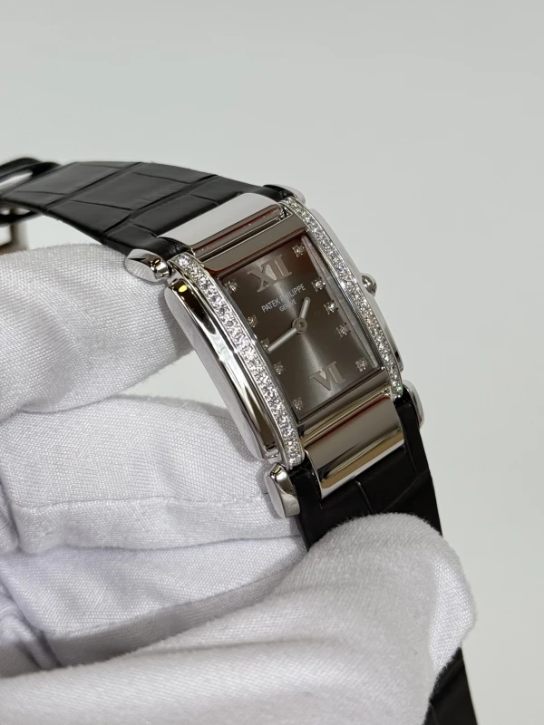 Patek Philippe 4920G 4920G-001 3