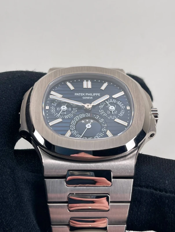 Patek Philippe 5740 5740/1G-001 4