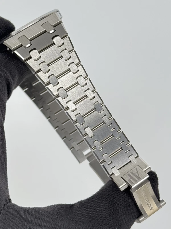 Audemars Piguet Royal Oak Perpetual Calendar Ultra-Thin 26586TI.OO.1240TI.01 6
