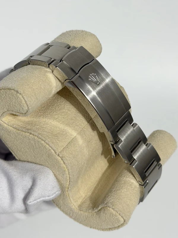 Rolex Perpetual 36 126000-0013 4