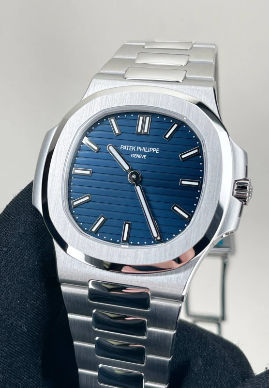 Patek Philippe Nautilus 5610/1P-001 3