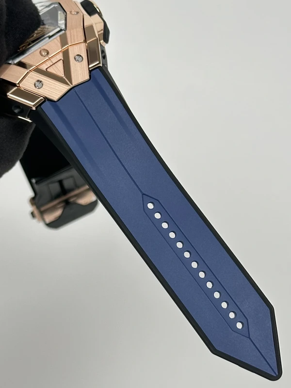Hublot Sang Bleu King Gold 648.OX.0151RX.MXM24 7