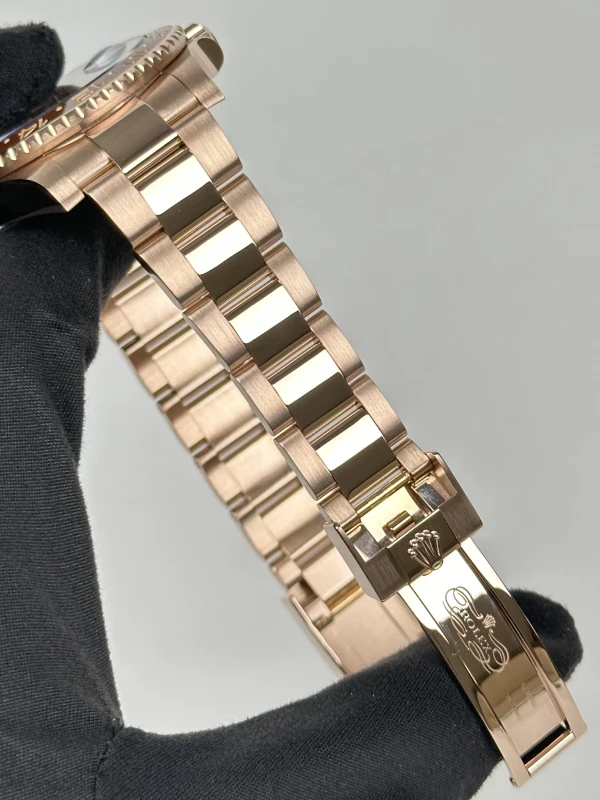 Rolex 40 mm, Everose gold 126715CHNR-0001 6