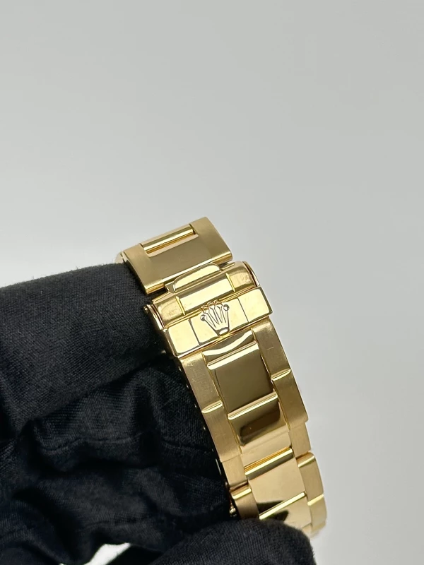 Rolex 40mm Yellow Gold 16528 7