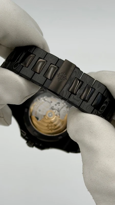 Patek Philippe Nautilus The Black Carbon Patek Black Carbon 4