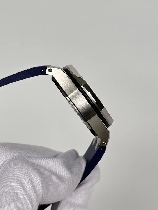 Audemars Piguet Silver Dial Blue  26208ST.OO.D305CR.01 5