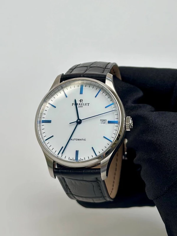 Perrelet Weekend A1300 3