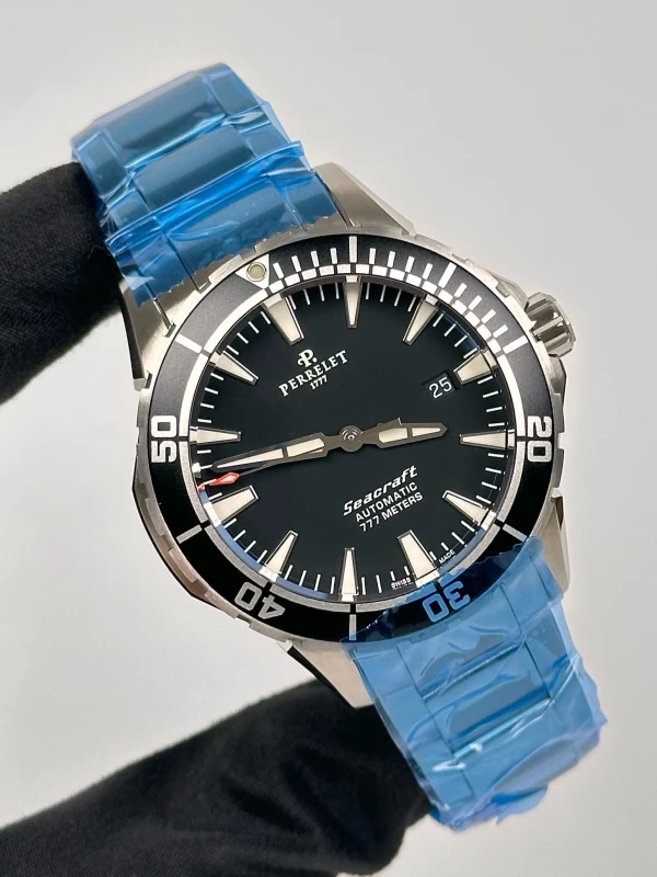 Perrelet Diver Seacraft 3-Hands Date A1053/B 2