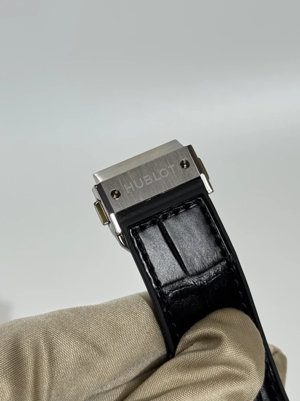 Hublot Titanium 642.NX.0170.RX 6