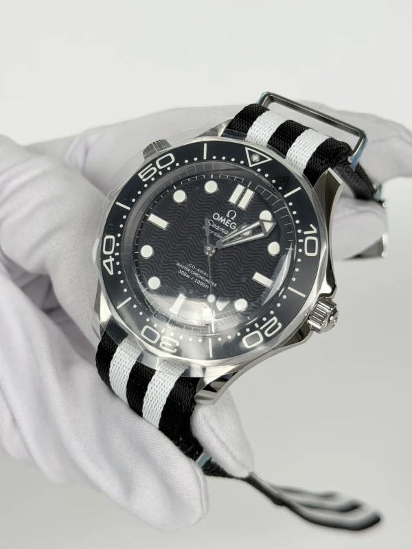 Omega Diver 300M Omega Co‑Axial Master Chronometer 42 mm 210.32.42.20.01.005 3